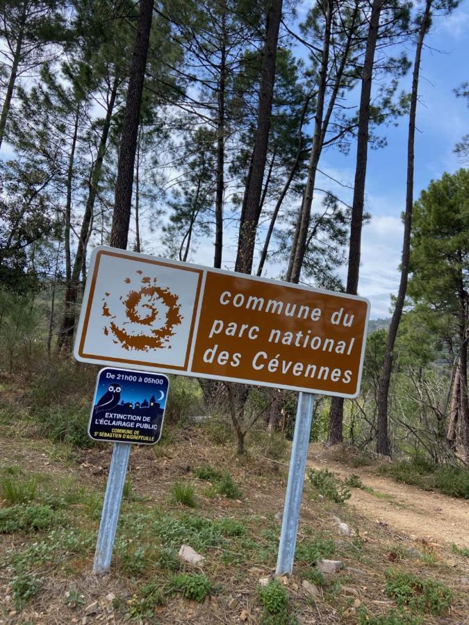 La Frigoule, Un Gite Au Coeur Du Parc Des Cevennes Generargues Buitenkant foto